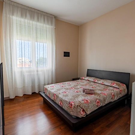 Апартаменты Luxury House Near Train Station Ливорно Экстерьер фото