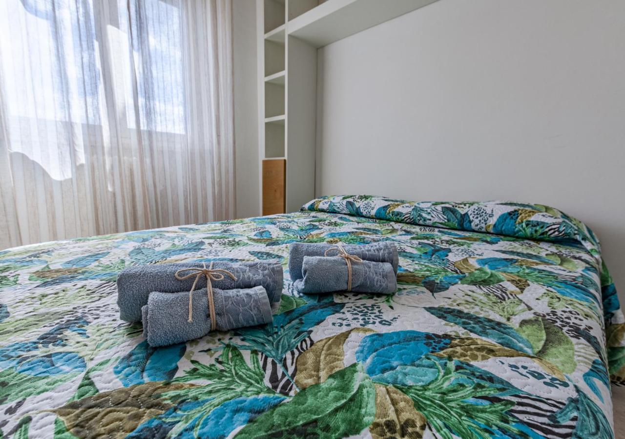 Апартаменты Luxury House Near Train Station Ливорно Экстерьер фото