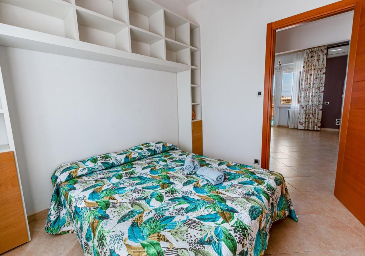 Апартаменты Luxury House Near Train Station Ливорно Экстерьер фото